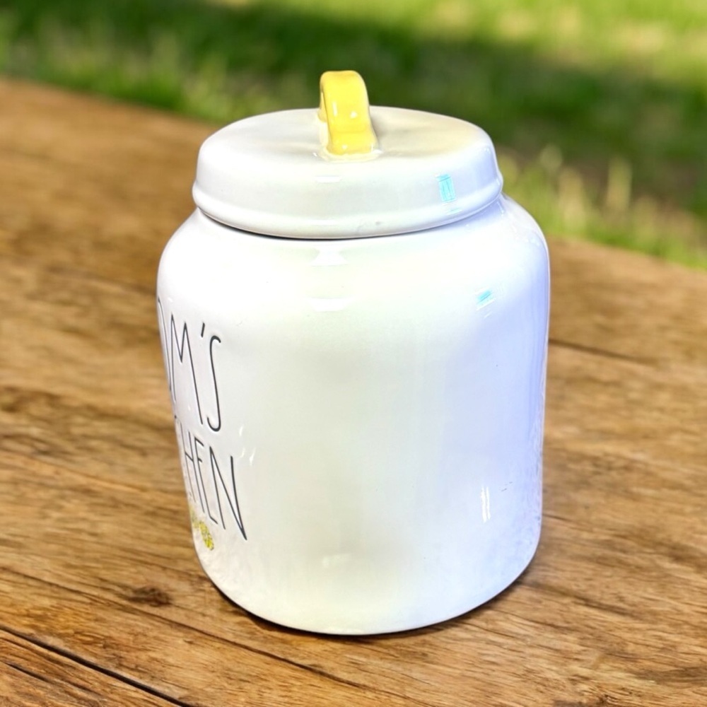 Rae Dunn MOMS KITCHEN Spring Daisy Collectible Canister NWOT Yellow & White Cute - Picture 9 of 16